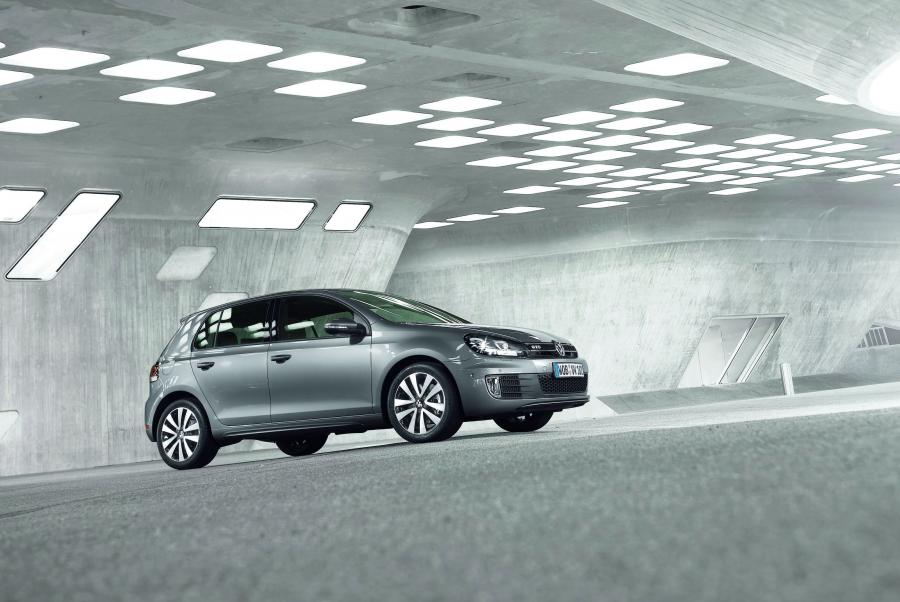  Volkswagen Golf GTD 5-Door 2009 года  (фото 3 из 9)